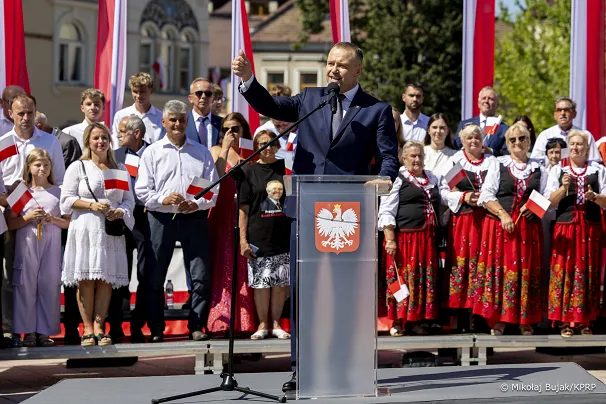 Prezydent zapowiada powrót programów dla samorządów - Paragraf